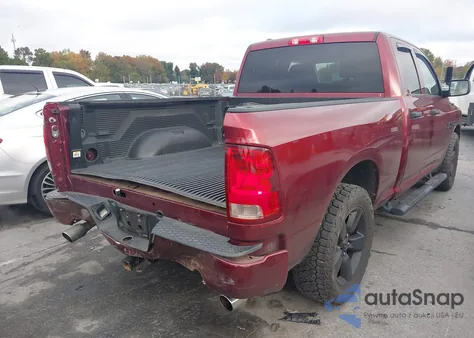 2019 Ram 1500 Classic Express 4X4 6'4 Box из США, поврежденный, VIN 1C6RR7FT4KS626611